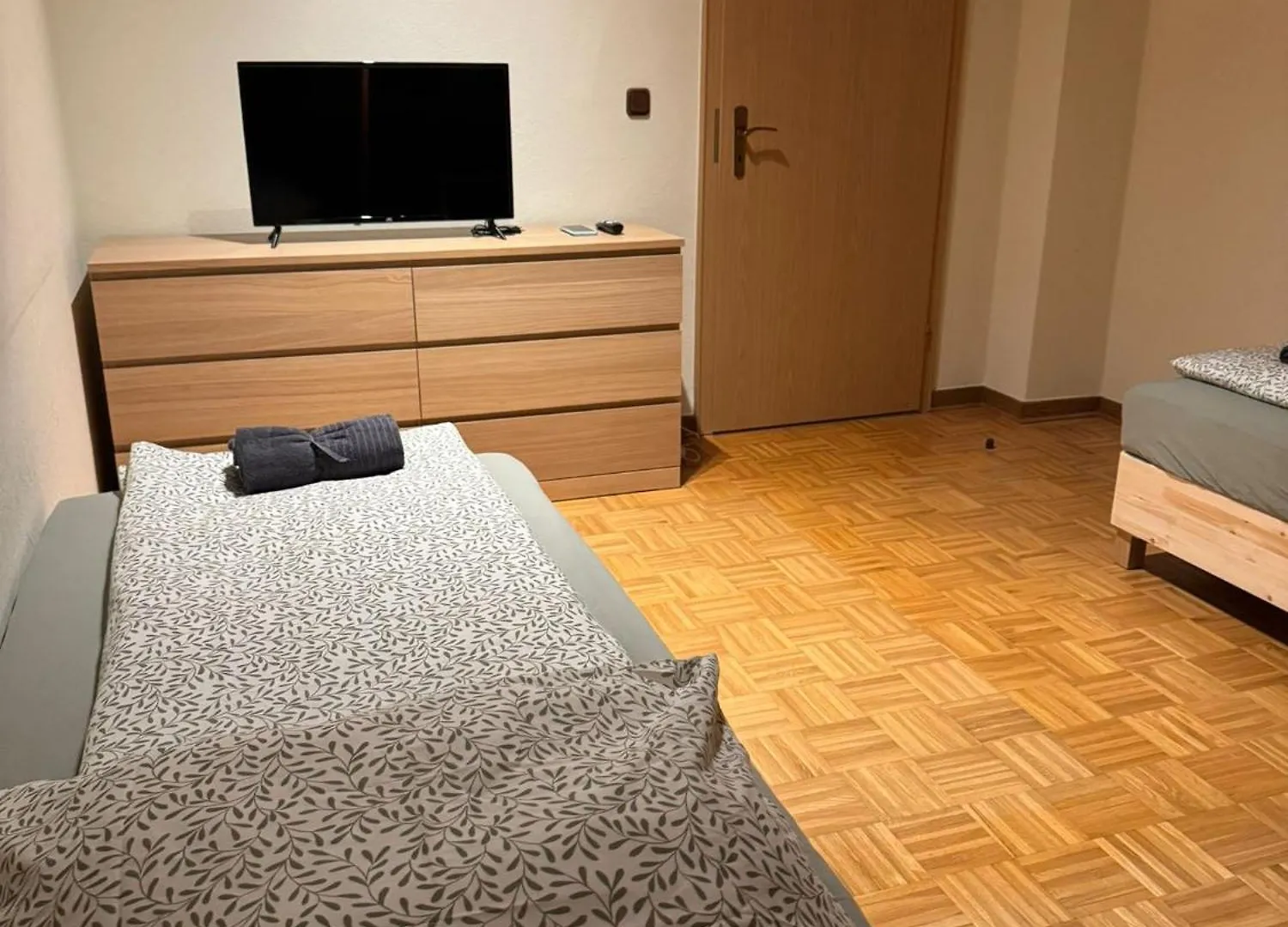 Apartment With Three Rooms And Balcony Hannover